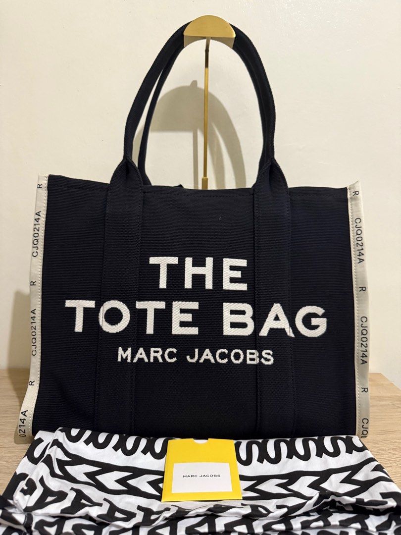 Marc jacobs the tote bag large original (Category: Luxury Bags & Wallets) located in Cabuyao City. Submitted by baglover1111 (Listing ID 1347382120, Image 1). Description: Brand new complete inclusions Guaranteed authentic .