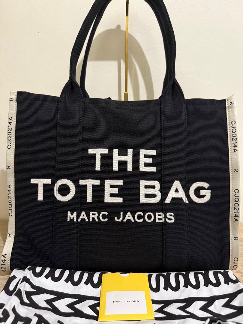 Marc jacobs the tote bag large original (Category: Luxury Bags & Wallets) located in Cabuyao City. Submitted by baglover1111 (Listing ID 1347382120, Image 2). Description: Brand new complete inclusions Guaranteed authentic .