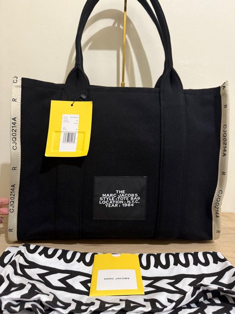 Marc jacobs the tote bag large original (Category: Luxury Bags & Wallets) located in Cabuyao City. Submitted by baglover1111 (Listing ID 1347382120, Image 3). Description: Brand new complete inclusions Guaranteed authentic .