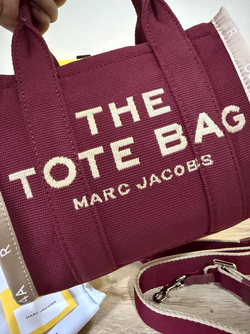 Marc jacobs the tote bag small original (Category: Luxury Bags & Wallets) located in Cabuyao City. Submitted by baglover1111 (Listing ID 1347375064, Image 3). Description: Brand new complete inclusions Guaranteed authentic .
