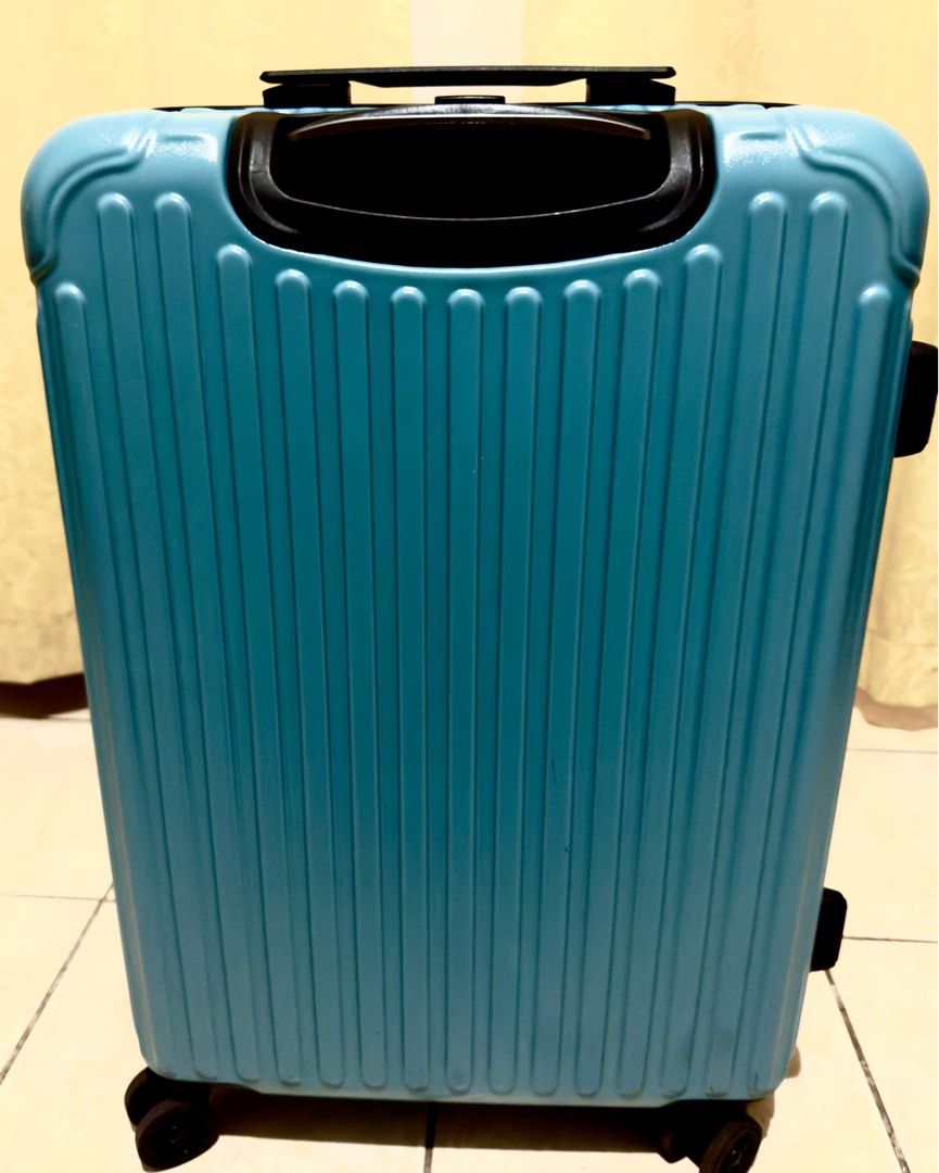 Medium size luggage (Category: Luggage) located in Caloocan City. Submitted by knackknicks (Listing ID 1347285316, Image 2). Description: Japan quality medium-sized luggage Very sturdy handle and easy to maneuver due to double wheels. Bought from Japan. Edited the pics to highlight the scratches and marks due to airport baggage handling. See pic for dimensions. .