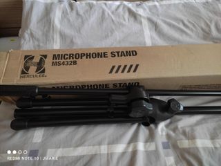 Microphone stand64082335866754110