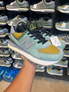 (Category: ) located in . Submitted by s3_sneakershirtstore2.0 (Listing ID 1347424174, Image 1). Description: .