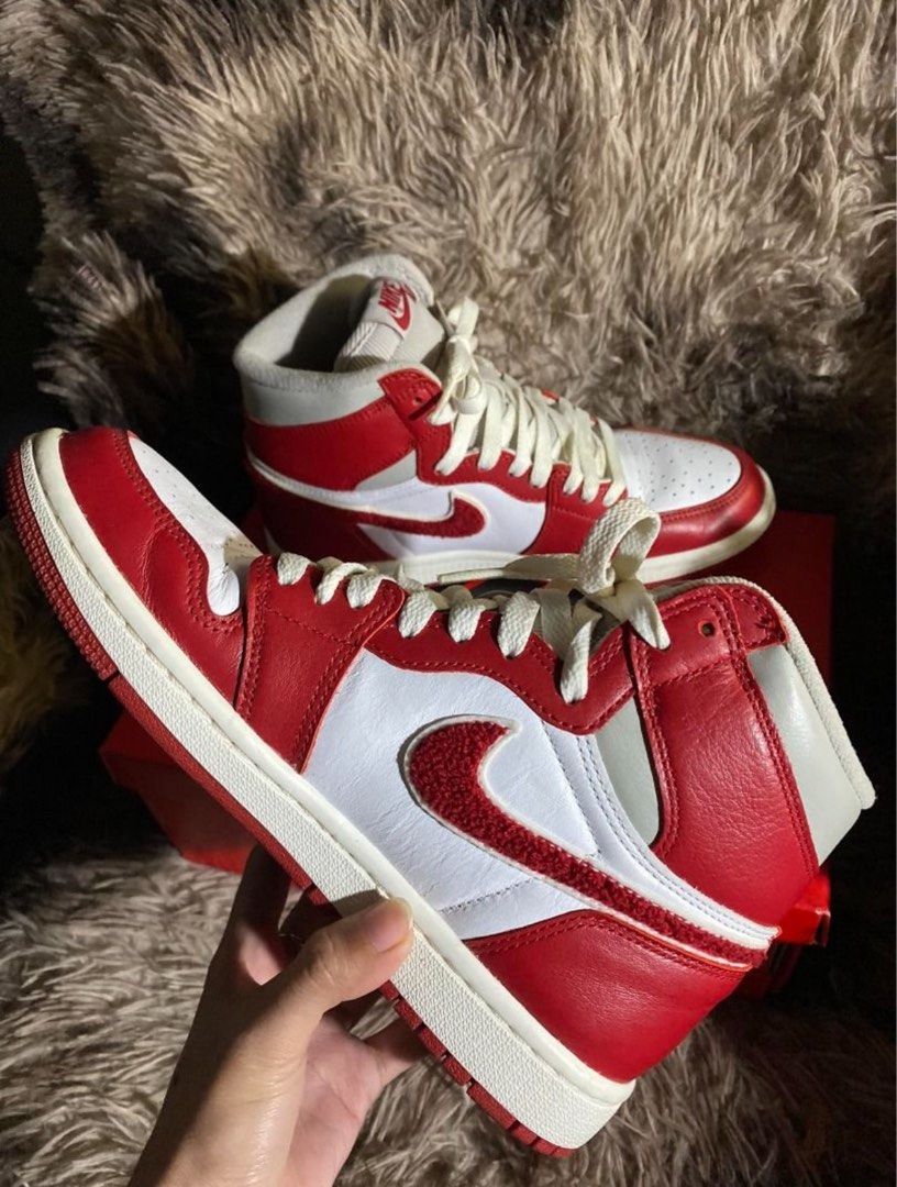 Nike Air Jordan High - Varisity Red (Category: Sneakers) located in Taguig. Submitted by plinspreowned (Listing ID 1347284573, Image 1). Description: ⚠ AUTHENTIC ⚠ -Size 6.5 Women -This item is slightly used and has been handled with utmost care -Complete w box extra lace (Orig) -at a very low price for 3,500 only (Other shop 8,500) -SRP PH 9,095 -PM for more details :) #Negotiable ⚠ ⚠ ⚠ - No Cash On Delivery -Buyer should shoulder the Delivery F