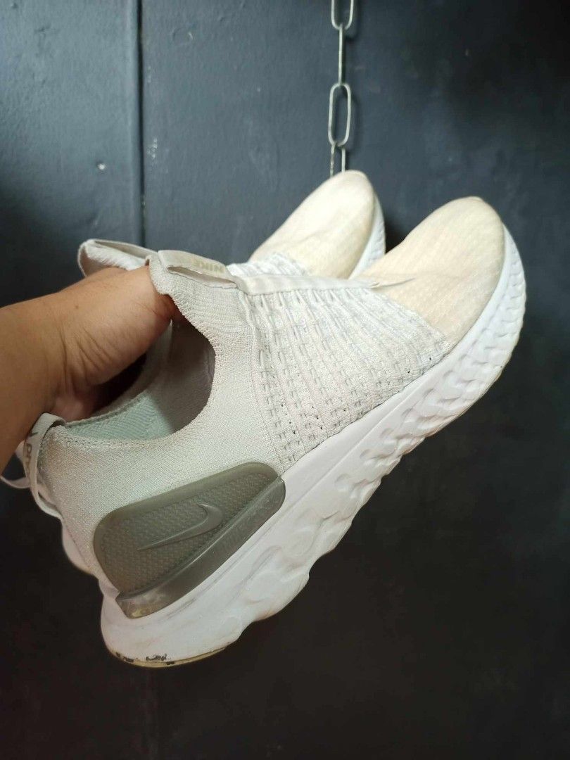 Nike React Phantom run flynknit 2 (Category: Sneakers) located in Boac. Submitted by umalinico7 (Listing ID 1347357802, Image 1). Description: Nike React Phantom run flynknit 2 size 12 men Good condition. Original.