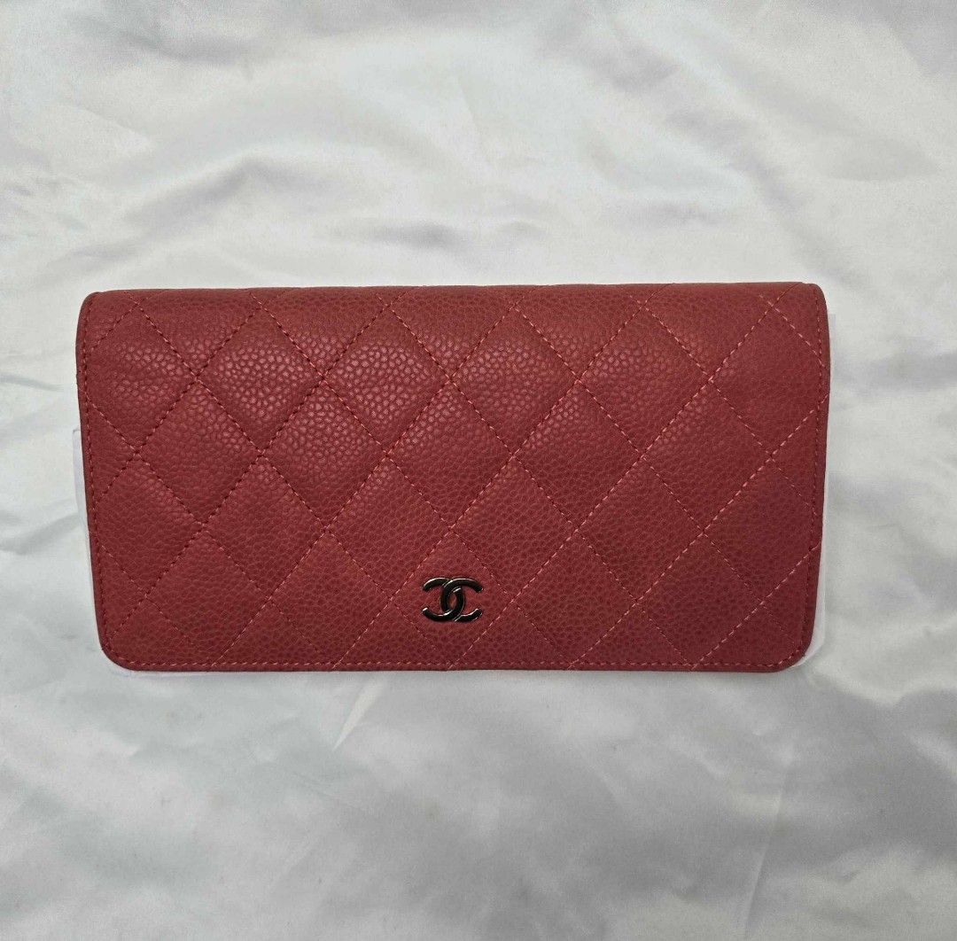 Preloved Red Quilted Caviar Leather CC Long Wallet (Category: Luxury Bags & Wallets) located in Daet. Submitted by BagMom (Listing ID 1347324943, Image 1). Description: Preloved Red Quilted Caviar Leather CC Long Wallet 👉good condition 👉with authenticity card 👉Swipe for detailed pics 👉cash only/layaway Disclaimer: BagMom is not associated with the brand featured.All copyrights reserved to the original brand holders..