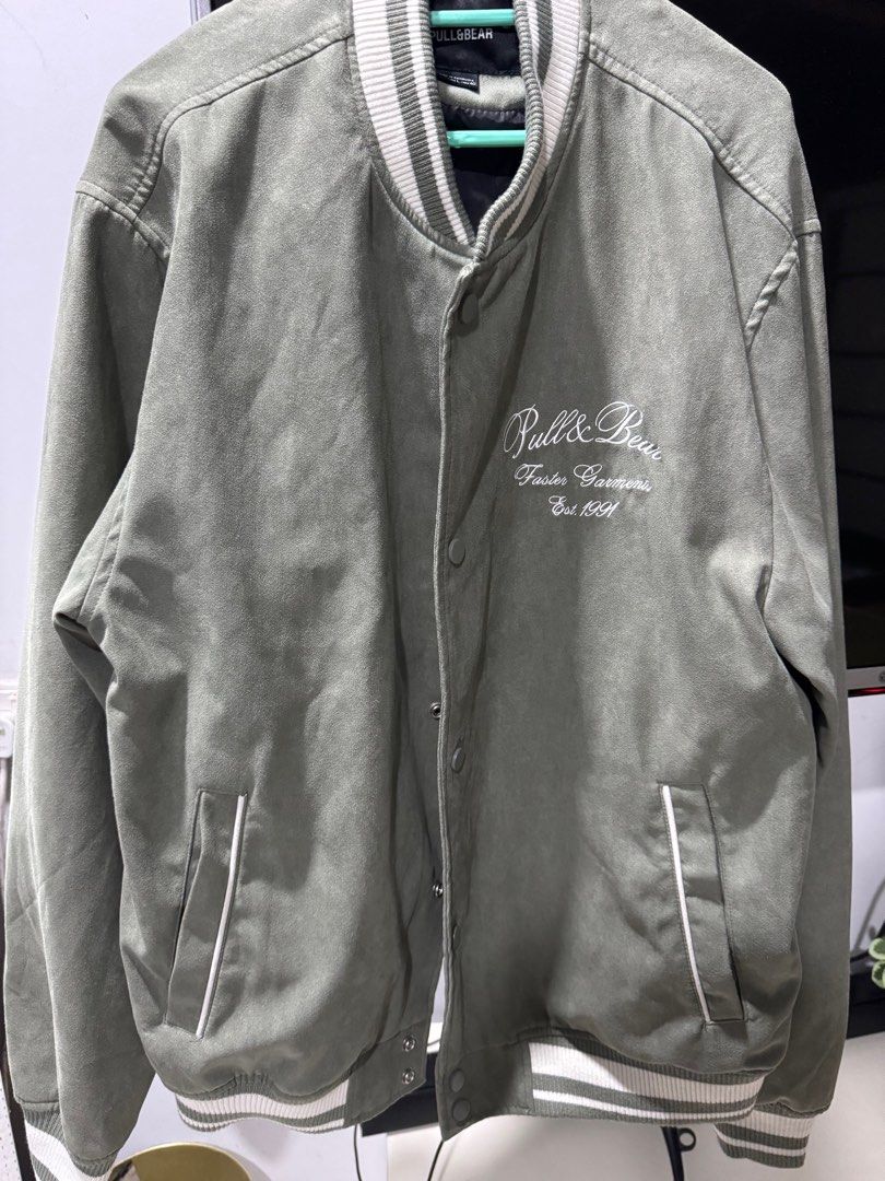 Pull & Bear bomber Jacket (Category: Coats, Jackets and Outerwear) located in Kuala Lumpur. Submitted by helloezythere13 (Listing ID 1347469787, Image 1). Description: Condition 9/10. Clearing my wardrobe. Bought Last year..