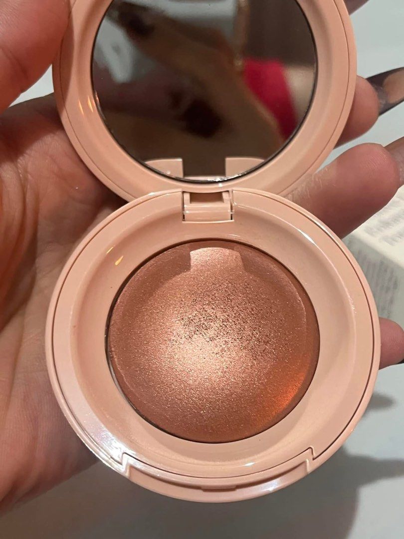Rare Beauty Highlighter in Reflect (Category: Makeup) located in Quezon City. Submitted by brigeabad (Listing ID 1347283098, Image 2). Description: FOR SALE: Rare Beauty Highlighter in shade Reflect - swatched once - bought in Canada - selling for 1200 (reduced na the taxes and everything) - rfs: wrong shade.