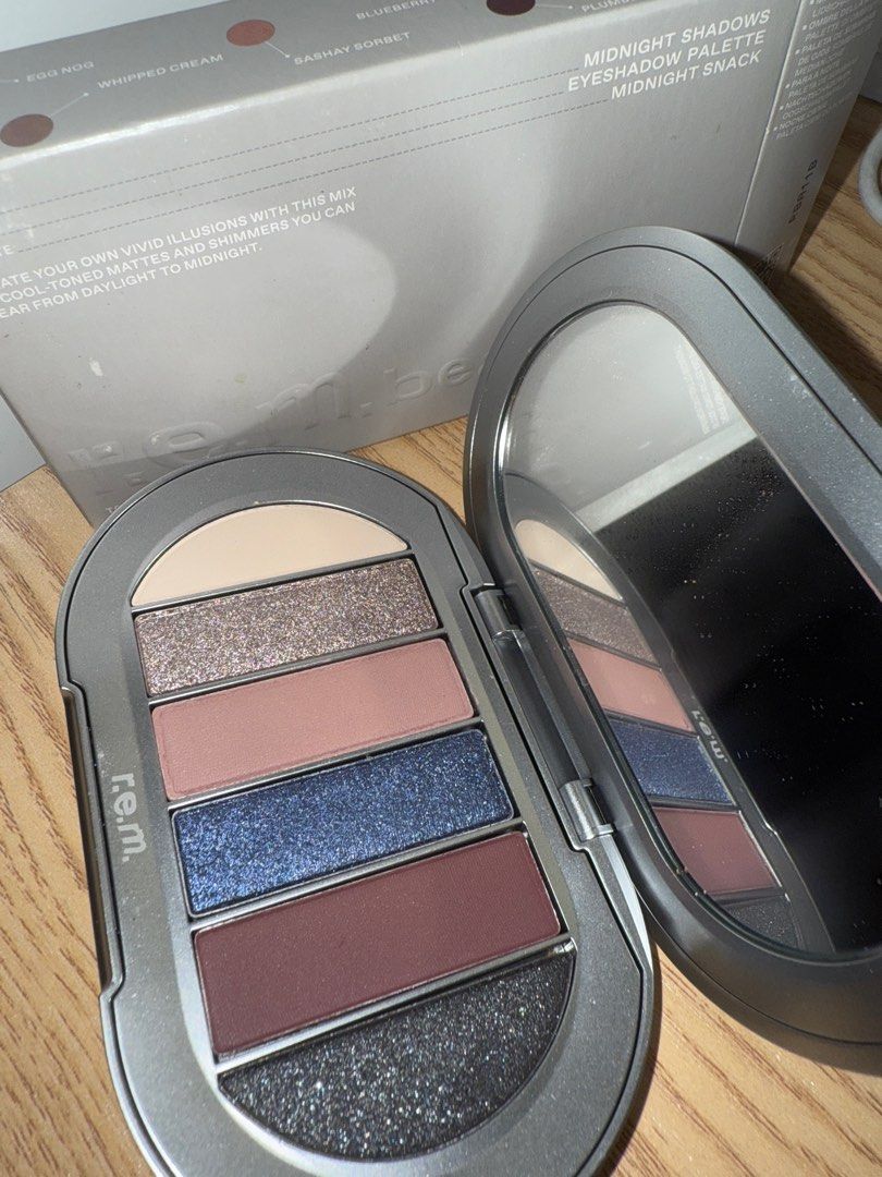 r.e.m. beauty Eyeshadow Palette Midnight Snack (Category: Makeup) located in Paranaque City. Submitted by cilantr0 (Listing ID 1347461748, Image 1). Description: 🩶 R.E.M. Beauty by Ariana Grande 💋Eyeshadow Palette in the shade “Midnight Snack” 🍇 6 buildable, blendable shades in matte & metallic finishes ‼️BRAND NEW, LEGIT ‼️ ‼️Orig price ₱1,490 w/o SF ⭐️Negotiable 💵MOP: Gcash / BDO 💌 Buyer will shoulder shipping .