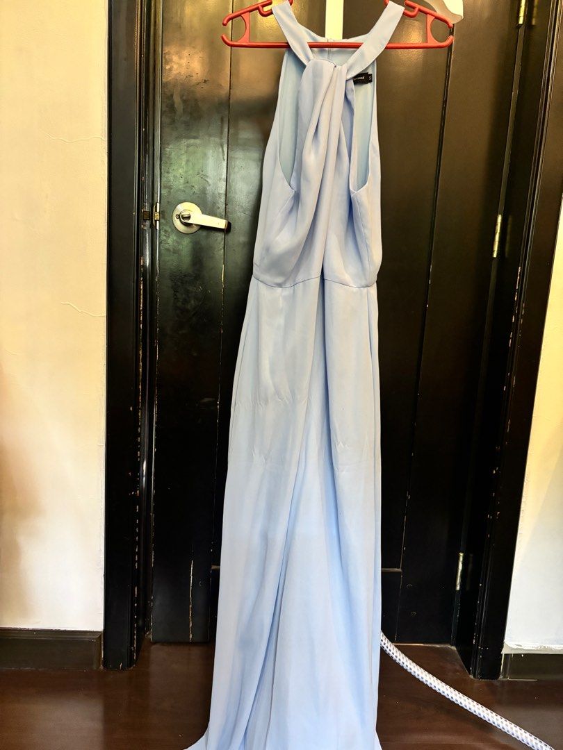 Something Borrowed - Blue Halter Gown (Category: Evening dresses & gowns) located in Quezon City. Submitted by ecopalette (Listing ID 1347319727, Image 1). Description: Used once only RFS: doesnt fit me anymore Busst: 40cm Waist: 35cm Length: 113 cm.