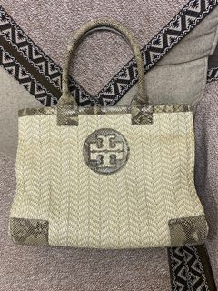 （分類：）位於 。 由 beepoopadoop 提交（商品編號 1347439118，圖片 1）。簡介： 。
