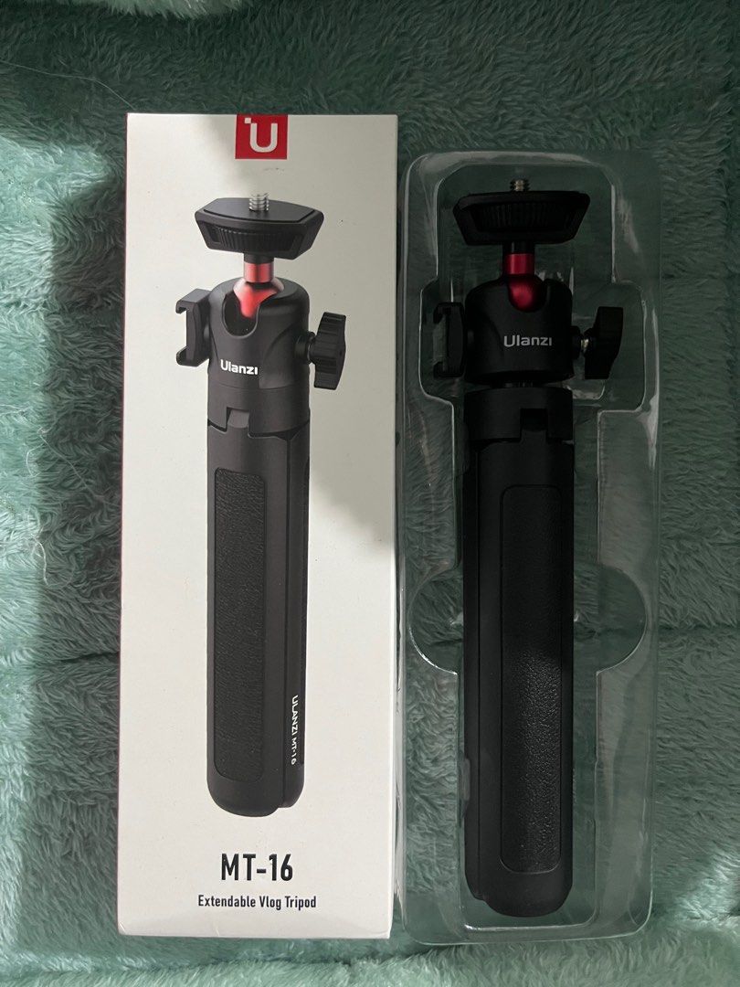 Ulanzi mini tripod (Category: Tripods & Monopods) located in San Mateo. Submitted by b4mmed (Listing ID 1347300312, Image 1). Description: Never used it. Bought the wrong variation .