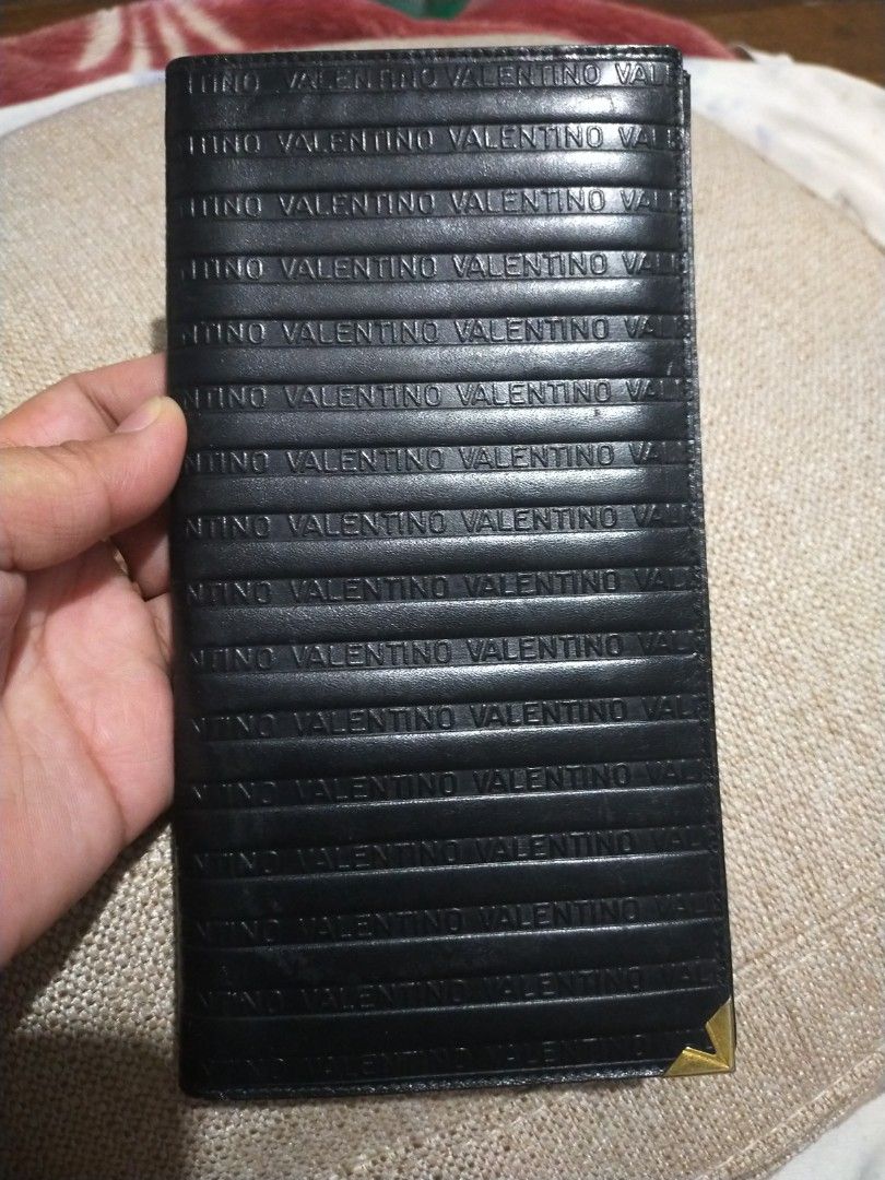 Rush sale Valentino wallet (Category: Luxury Bags & Wallets) located in Mabalacat. Submitted by lysmnl6 (Listing ID 1347398914, Image 1). Description: M. Valentino wallet. Please see photos for details and flaws. Free shipping already. thank you.