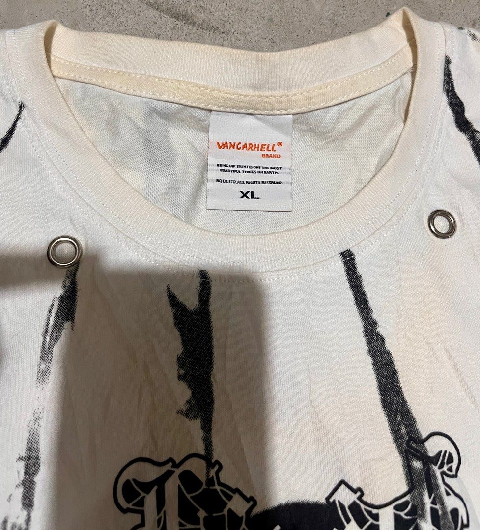 VANCARHELL SANDO (AOP) (Category: Tshirts & Polo Shirts ) located in Candaba. Submitted by shokgold19 (Listing ID 1347375085, Image 3). Description: No issue Need wash.