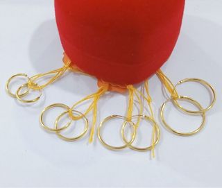 (Category: ) located in . Submitted by authenticsellerjewellery (Listing ID 1347627843, Image 1). Description: .