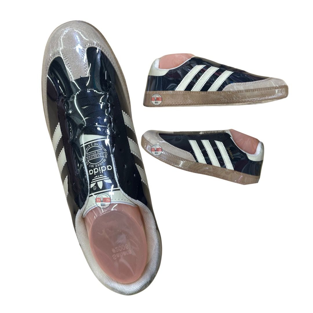 Adidas Men’s Shoes (Category: Casual Shoes) located in Mandaluyong City. Submitted by mindfully_decluttering (Listing ID 1347472724, Image 2). Description: Onitsuka (top class leather) - men’s: 8,9,10,11,12 - Buy 1 Take 1 for ₱1500 - payment first: GCASH, BPI, BDO - physical store: Dansalan Mandaluyong City - via LALAMOVE / GRAB / SELF PICK UP only.