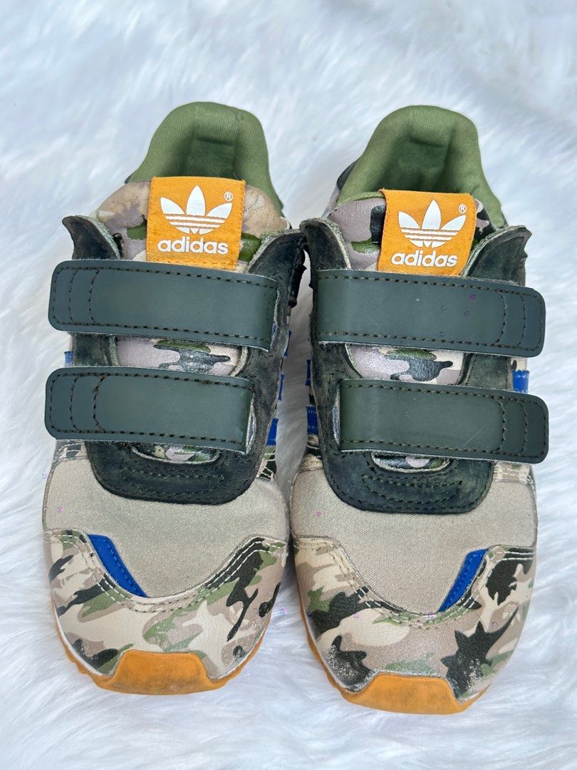 Adidas ZX 700 M20988 (Category: Babies & Kids Fashion) located in Bacolod City. Submitted by bprelovedcollection (Listing ID 1347506024, Image 2). Description: ORIGINAL ADIDAS PRELOVED SIZE - 26.5 UK - 9K US - 9K.
