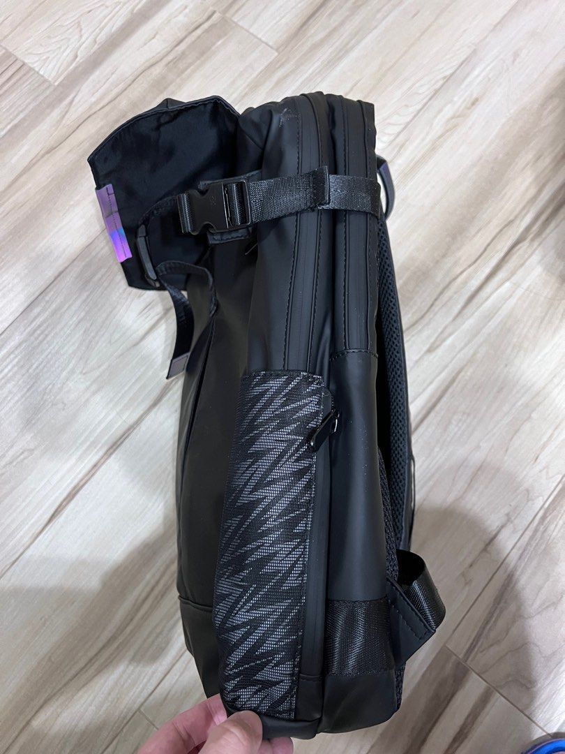 Backpack （分類：背包）位於 Hong Kong。 由 w3328 提交（商品編號 1347597322，圖片 4）。簡介： 。