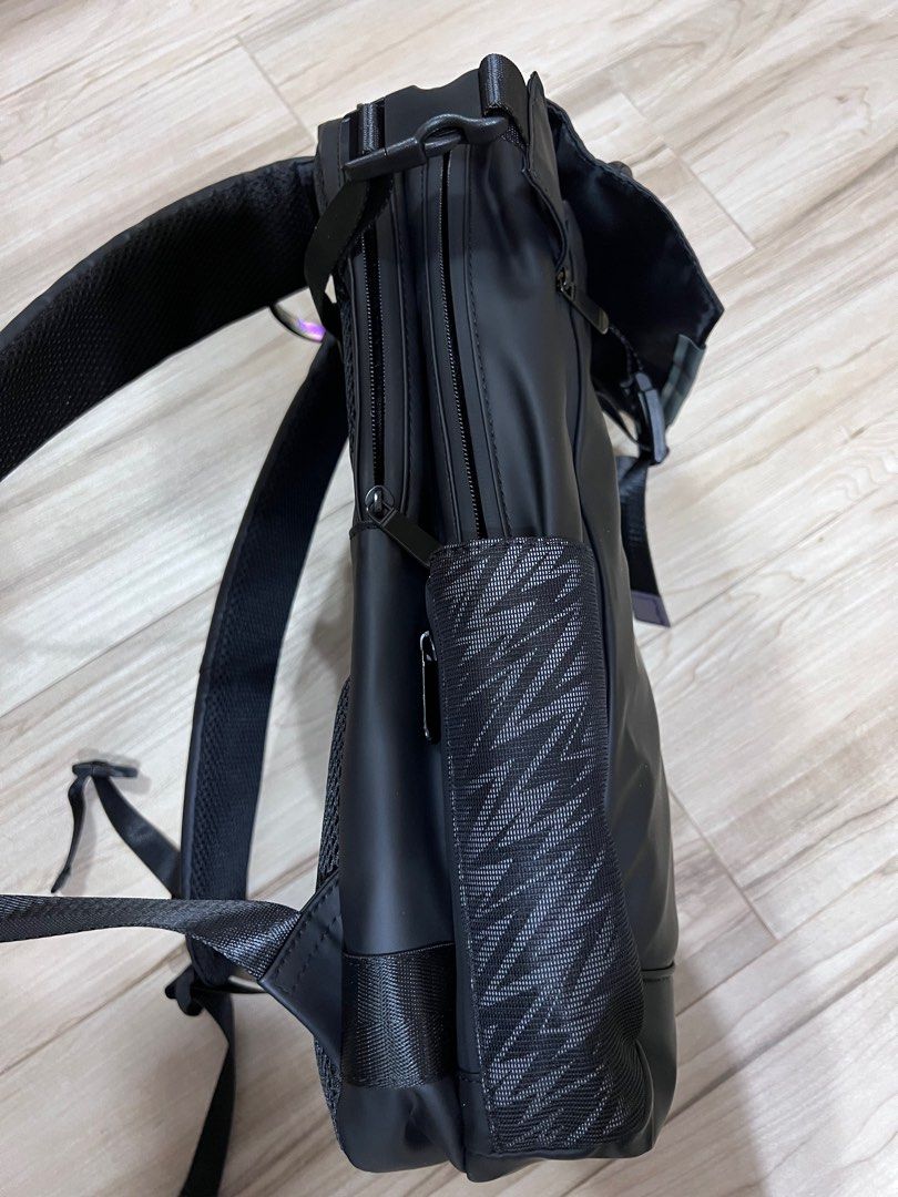 Backpack （分類：背包）位於 Hong Kong。 由 w3328 提交（商品編號 1347597322，圖片 3）。簡介： 。