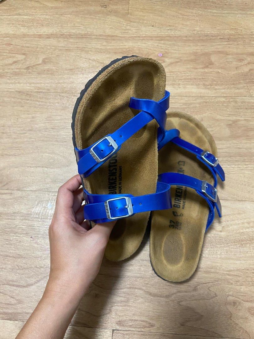 Birkistock Mayari (Category: Flats & Sandals) located in Las Pinas. Submitted by odee25 (Listing ID 1347481713, Image 2). Description: Birkistock Mayari Mettalic Ocean Rare color lightly used size 37 24cm ₱3000.