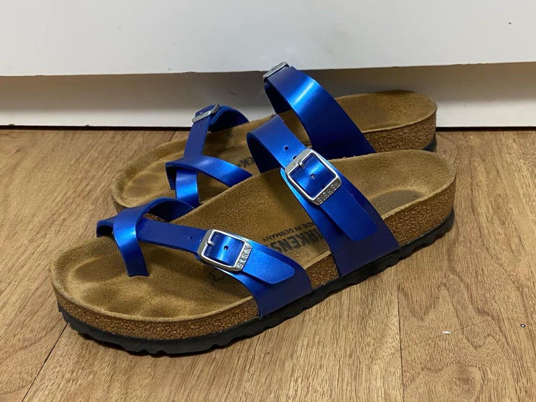 Birkistock Mayari (Category: Flats & Sandals) located in Las Pinas. Submitted by odee25 (Listing ID 1347481713, Image 1). Description: Birkistock Mayari Mettalic Ocean Rare color lightly used size 37 24cm ₱3000.