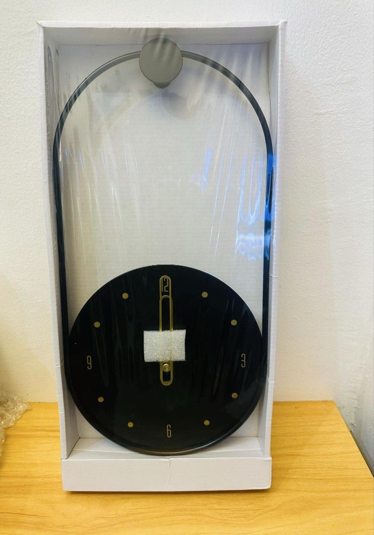Black with gold details stylish analog clock (Category: Clocks) located in Mandaluyong City. Submitted by home_box.ae (Listing ID 1347480065, Image 1). Description: actual photo posted on hand ready to ship.
