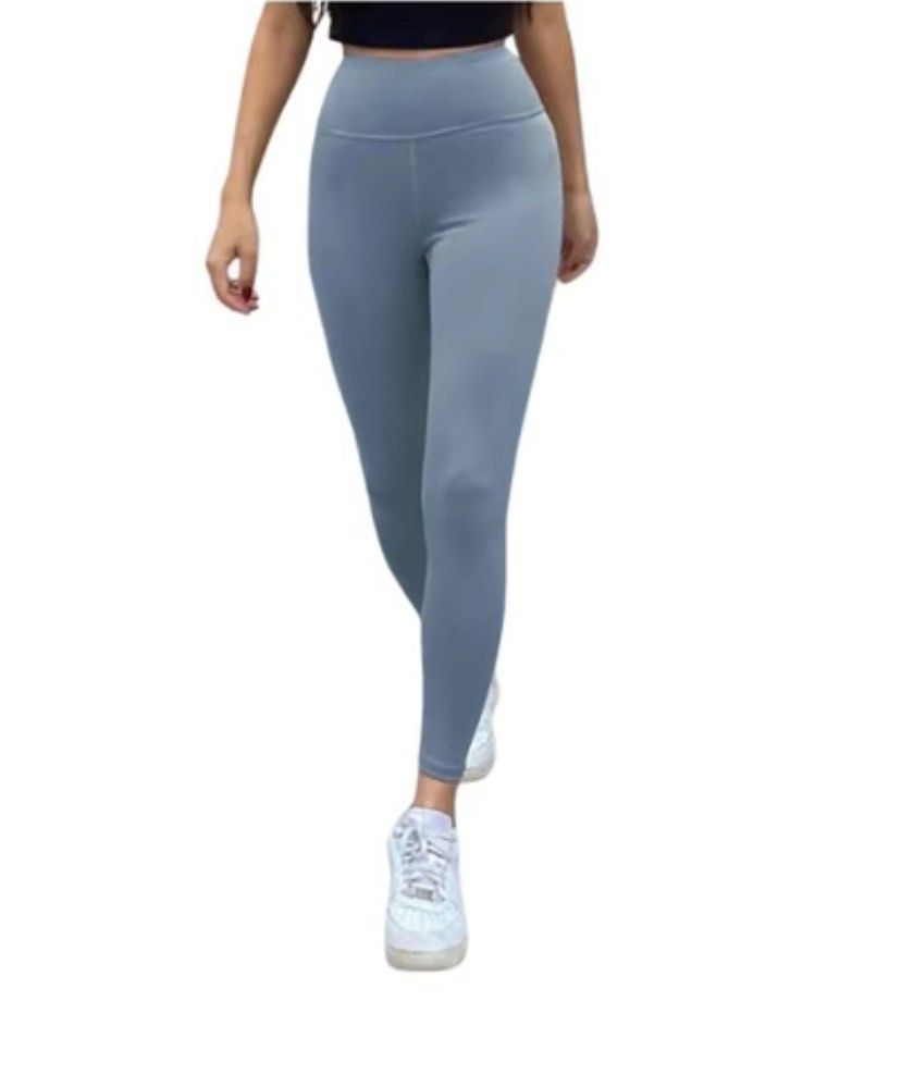 Bundle Yoga/workout leggings (Category: Activewear) located in Manila. Submitted by foreverble80256 (Listing ID 1347508565, Image 3). Description: 4 colors *Black *Army green *Chocolqte brown *Gray Take all .