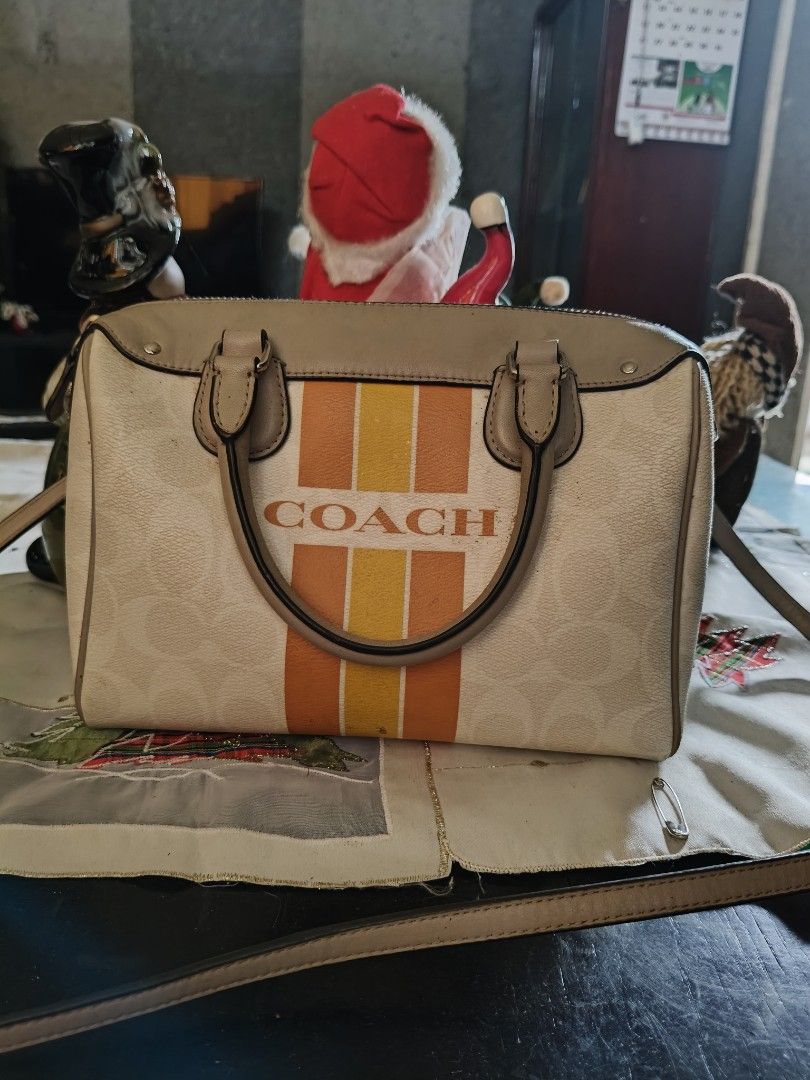 Coach varsity stripe city (Category: Luxury Bags & Wallets) located in Bulacan. Submitted by aichang21 (Listing ID 1347502844, Image 2). Description: .