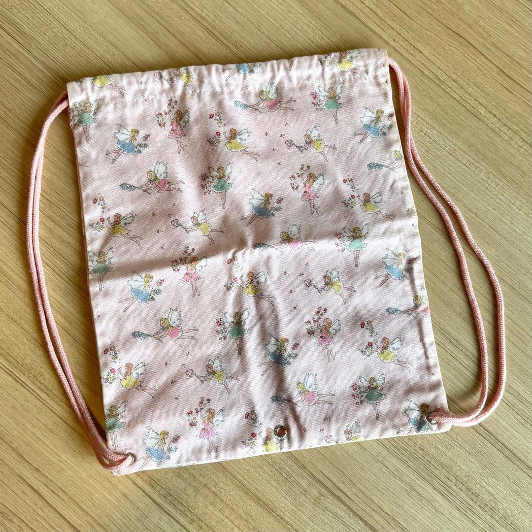 Drawstring Bag (Category: Babies & Kids Fashion) located in Tanjung Bungah. Submitted by wah7278 (Listing ID 1347513199, Image 2). Description: .
