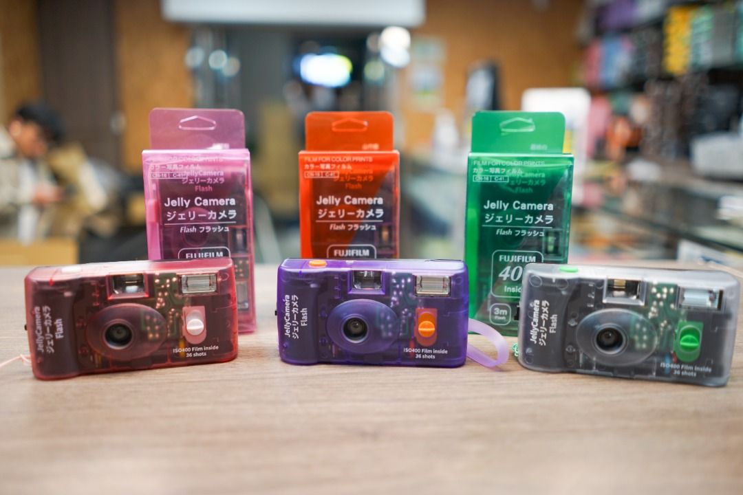 FUJIFILM Jelly Camera フラッシュ付き（中国限定販売品) 富士フイルムが「ジェリーカメラ」なるフィルムカメラを中国で新