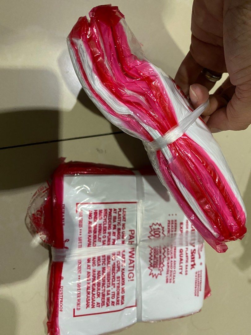 Hamburger Wrapper, Straw,Coffee Cup (Category: Water Bottles & Tumblers) located in Imus. Submitted by raqylight (Listing ID 1347491337, Image 1). Description: Hamburger Wrapper 900pcs Coffee Cups 8oz 64pcs Straw- more or less 400pcs.