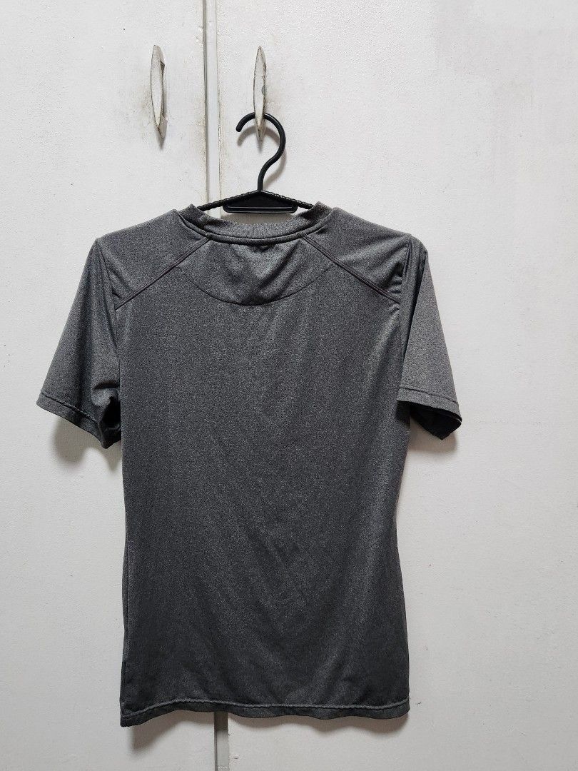 Head Gray Compression Shirt for Men (Small) (Category: Activewear) located in Quezon City. Submitted by jeffdeclutter (Listing ID 1347606471, Image 2). Description: Head Gray Compression Shirt for Men (Small) RFS: Became too small for me Payment thru BPI/Gcash/Maya Delivery thru LBC/GogoExpress/Lalamove/Grab/J&T.