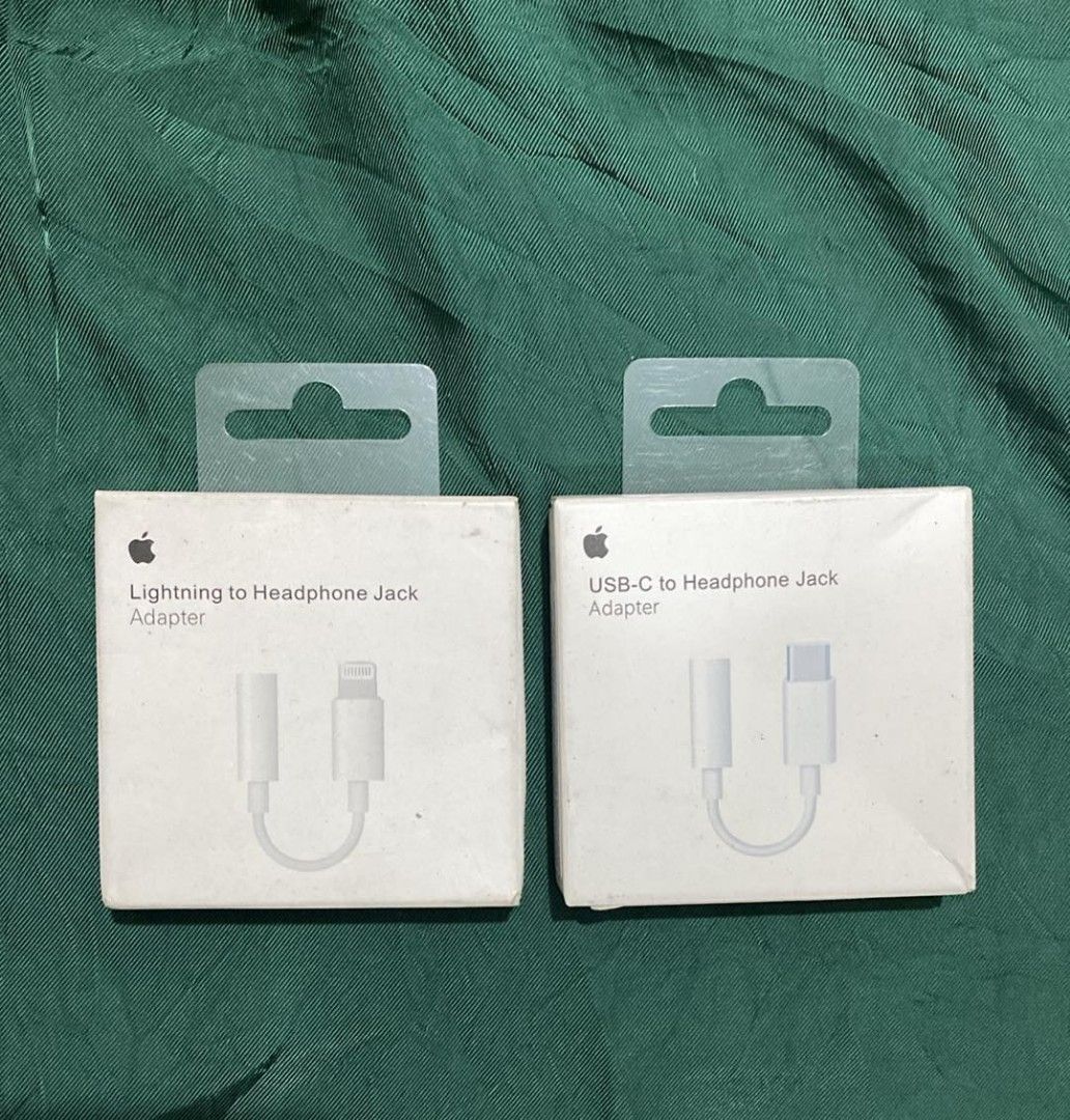 iPhone lightning to headphone jack adapter (Category: Earphones) located in Manila. Submitted by pricious (Listing ID 1347557607, Image 1). Description: .