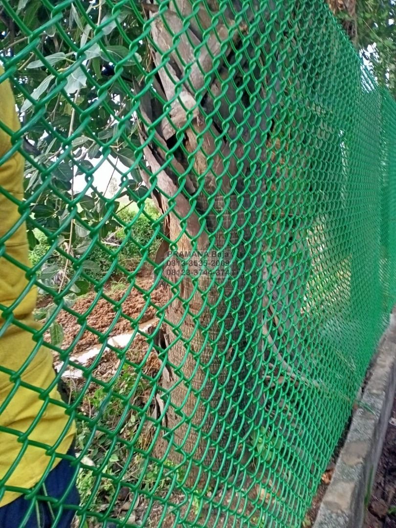 Jual Kawat Harmonika Galvanis dan PVC Tuban untuk pgar lapangan, pagar  kebun dan lainnya, Perabotan Rumah di Carousell