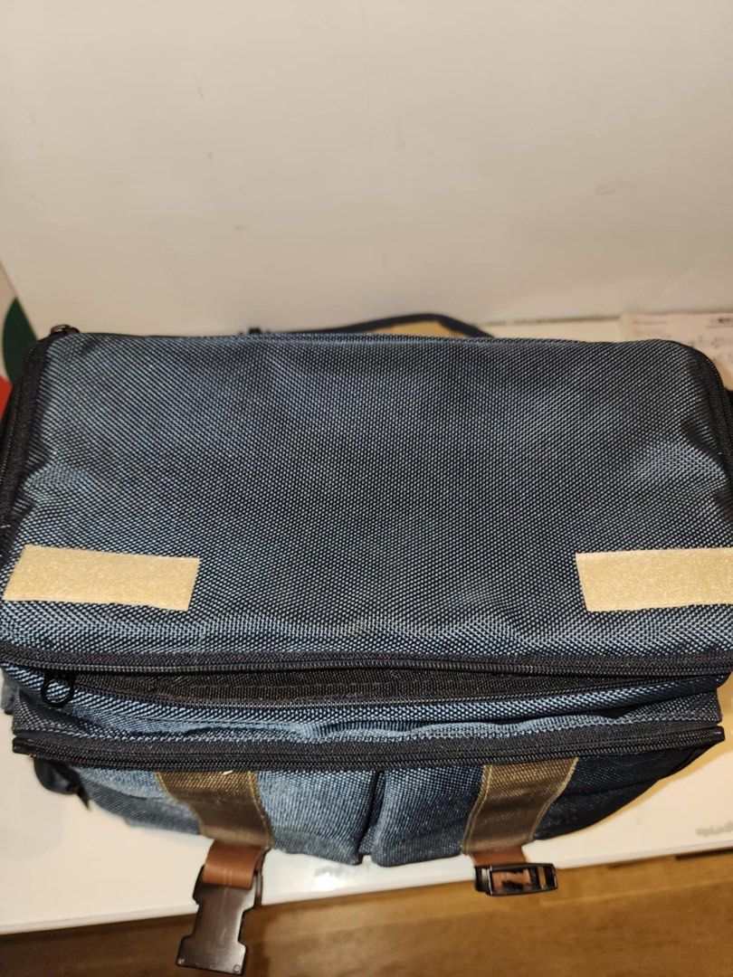 Konica Camera Bag (Category: Camera Bags & Carriers) located in Makati City. Submitted by lilywanggg (Listing ID 1347519342, Image 3). Description: - camera is for reference only - sf shouldered by buyer - price is negotiable - no refunds .