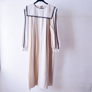 (Category: ) located in . Submitted by wardrobecleanse (Listing ID 1347571795, Image 1). Description: .