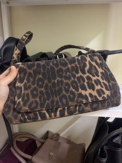 (Category: ) located in . Submitted by enaapreloved (Listing ID 1347637560, Image 1). Description: .