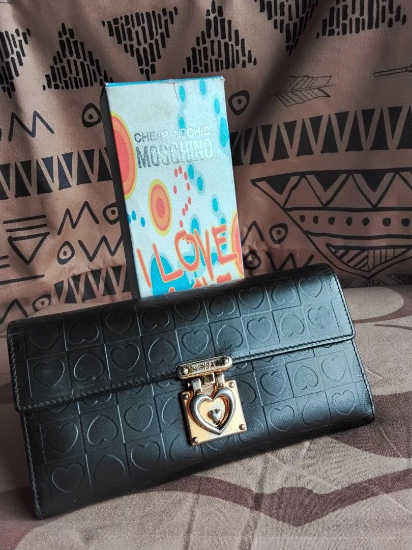 LOVCAT WALLET (Category: Wallets & Card holders) located in Bulacan. Submitted by MariaRegon (Listing ID 1347561465, Image 1). Description: Leather. Natural light. Day light shot. As is. Mode of Payment : GCASH.