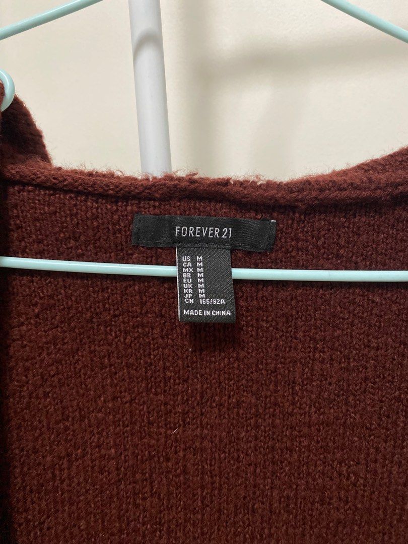 Maroon Long Cardigan with Hoodie (Category: Coats, Jackets and Outerwear) located in Cebu City. Submitted by ada_17 (Listing ID 1347536071, Image 3). Description: Maroon Long Cardigan with Hoodie Used Once. Good as new Size : Medium RFS: Decluttering GCASH/BPI bank transfer Courier: Lalamove/Maxim/LBC/J&T DF: c/o buyer .