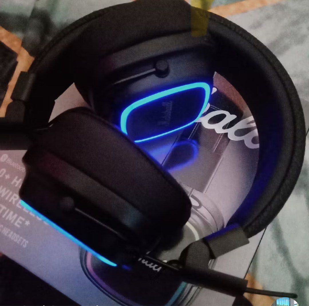 Marshall Major Headsets (Category: Headphones & Headsets) located in Manila. Submitted by drinlima (Listing ID 1347577132, Image 1). Description: ⭐️MARSHALL MAJOR⭐️ ✅Bluetooth ✅wireless headphones (with cord) ✅volume control,pause ✅Noise Cancellation ✅80 hours play time ✅20 Hz-20 KHz ✅LED outline earbuds ✅Free charging Cord 550 Only For Pick up or CoD via lalamove booking by the buyer abono of rider or gcash payment. Trusted seller see rating ⭐️ 