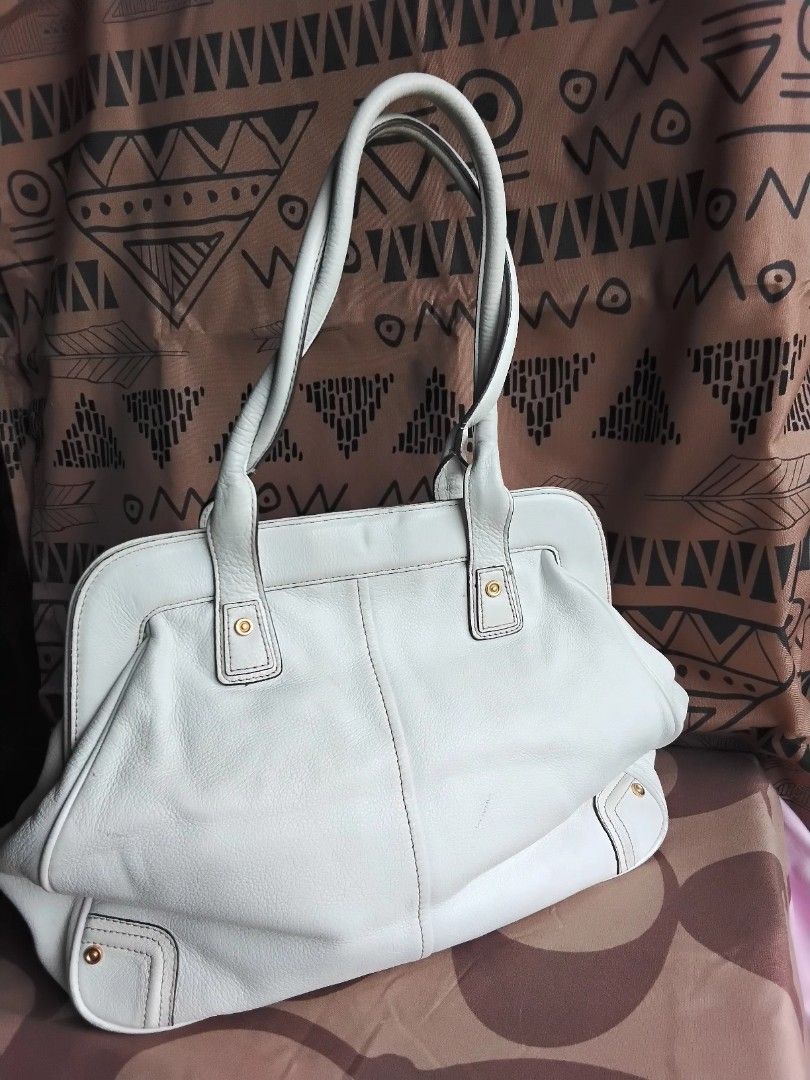 MAXX Studio New York Bag (Category: Tote Bags) located in Bulacan. Submitted by MariaRegon (Listing ID 1347545672, Image 2). Description: Natural Light. Day Light Shot. Nothing to hide, what you see is what you get..