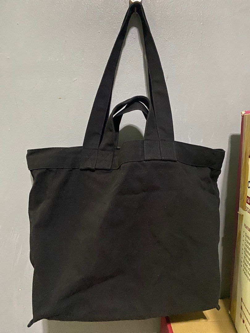 MUJI Tote Bag (Men) (Category: Luxury Bags & Wallets) located in Quezon City. Submitted by dn8967 (Listing ID 1347496260, Image 2). Description: .