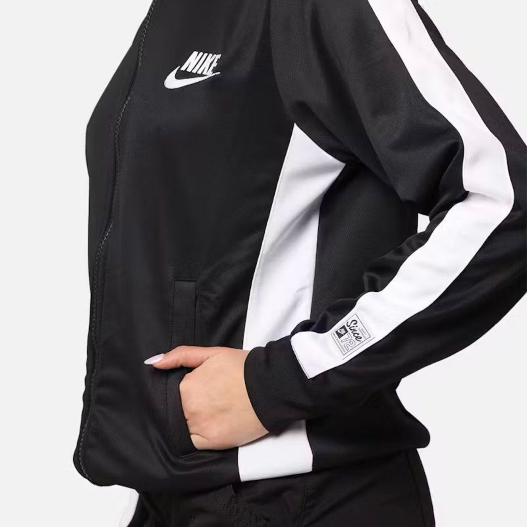 Nike Sportswear Jacket (Category: Coats, Jackets and Outerwear) located in Butuan. Submitted by notcwp (Listing ID 1347608709, Image 3). Description: original nike jacket bought this at sale price for ₱4,096 original price is $120 .