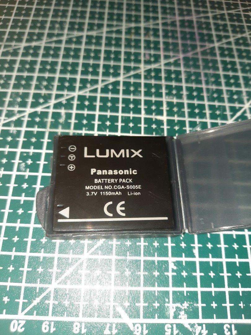 Panasonic lumix CGA S005E original battery (Category: Batteries & Chargers) located in Dagupan City. Submitted by clrksntique (Listing ID 1347604867, Image 1). Description: rfs: will not use bought this from the orange app! credits to the rightful owner of the 2nd picture.
