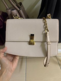 (Category: ) located in . Submitted by enaapreloved (Listing ID 1347639552, Image 1). Description: .