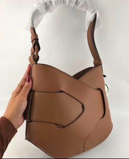 (Category: ) located in . Submitted by lookingclosetshop (Listing ID 1347497908, Image 1). Description: .