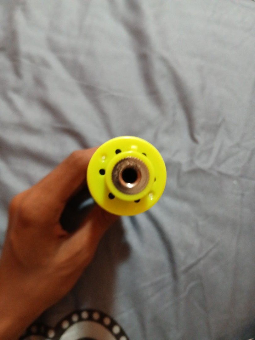 Pump (Category: Parts & Accessories) located in Singapore. Submitted by mendi51515 (Listing ID 1347504513, Image 3). Description: got no needle and no cap just got pump only.