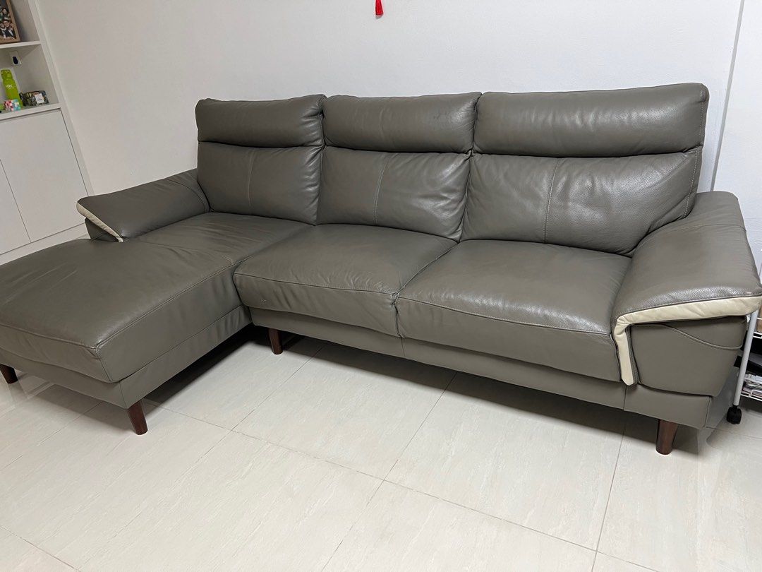 Sofa (Category: Sofas) located in Singapore. Submitted by liewyt (Listing ID 1347602021, Image 3). Description: Authentic leather. .