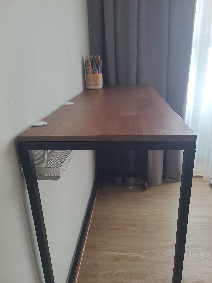 Table (Category: Tables & Sets) located in Singapore. Submitted by lambamama (Listing ID 1347513299, Image 3). Description: .