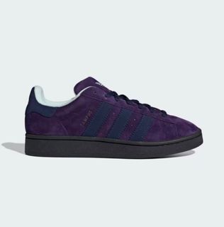 (Category: ) located in . Submitted by chillingimavillain_sneakerstwo (Listing ID 1347568953, Image 1). Description: .